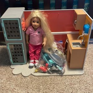 OG Deluxe Vet Clinic + Doll
